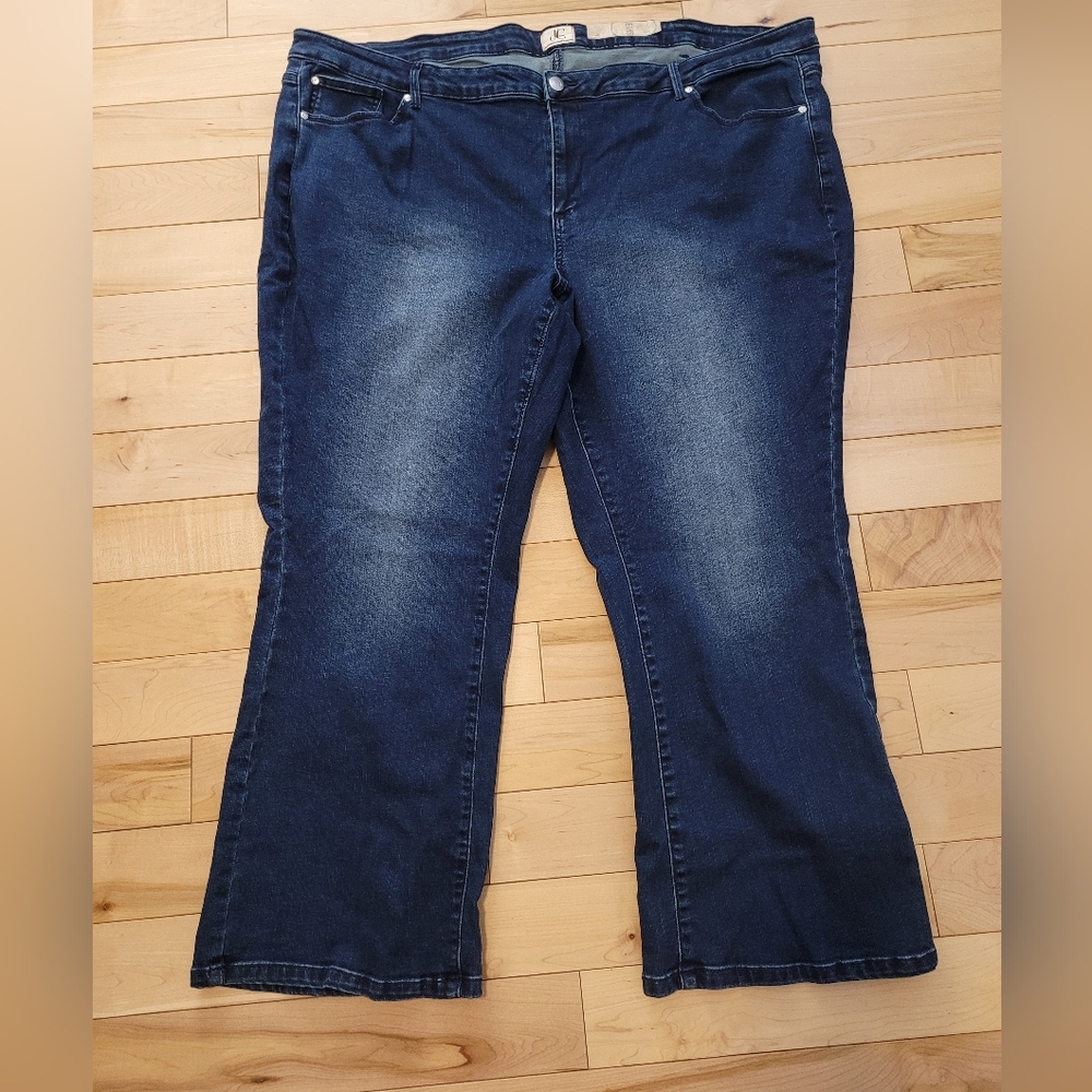 Brand New Penningtons d/C Jeans Women's Size 30P Boot Leg Jeans